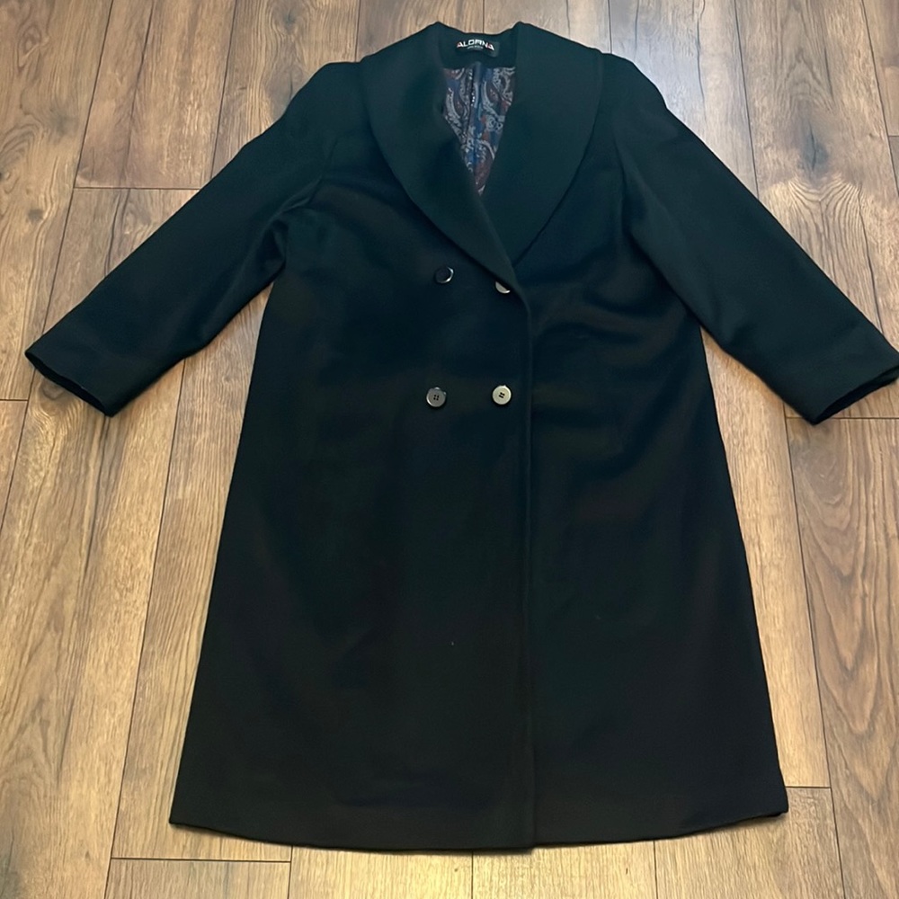 Alorna 100% woollong black coat with shoulder pads